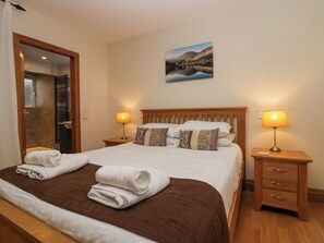 4 quartos, individualmente decorados, individualmente mobiliados