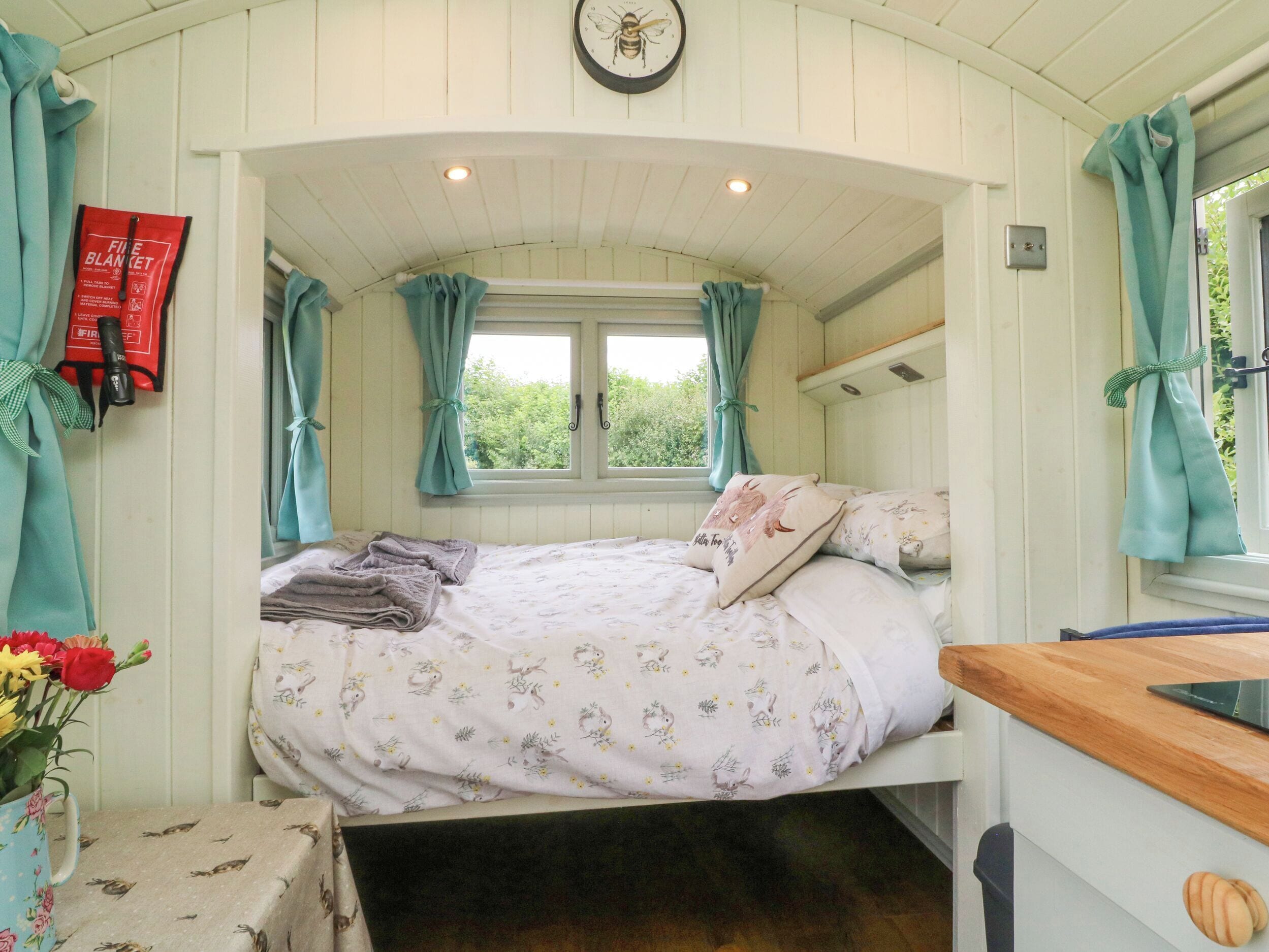 1 bedroom, individually decorated, individually furnished, free WiFi