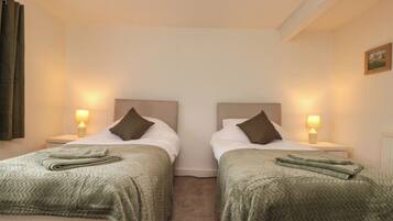 2 bedrooms, individually decorated, individually furnished, free WiFi