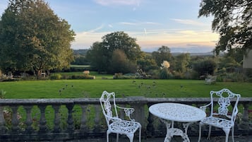 Khu ẩm thực ngoài trời