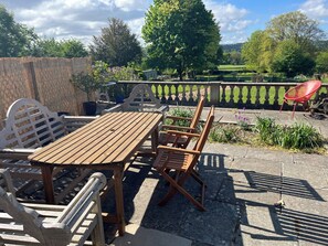 Cottage | Outdoor dining - Humphreston House (Bristol)