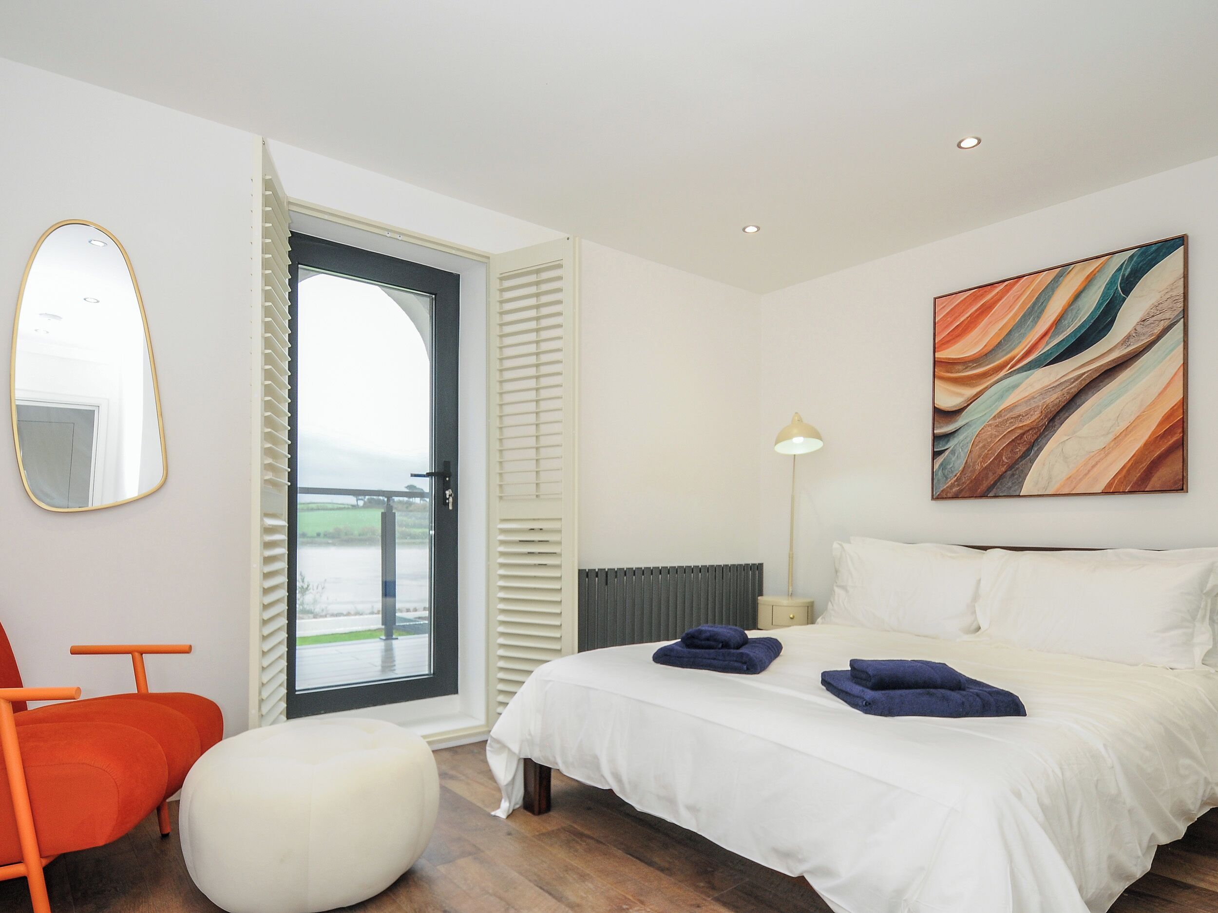 5 bedrooms, individually decorated, individually furnished, free WiFi