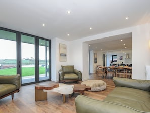 Living area - Boathyde (Bideford)