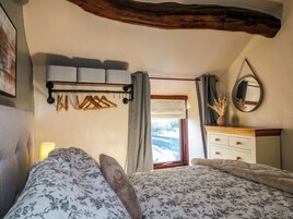 2 habitaciones, decoración personalizada y muebles diferentes 