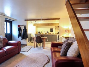 Living area - Peak Cottage (Hope Valley)