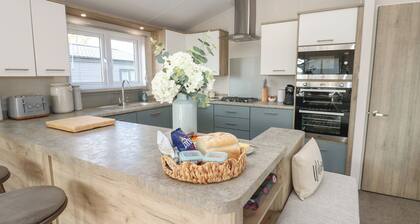 Brocklebank Lodge, 35