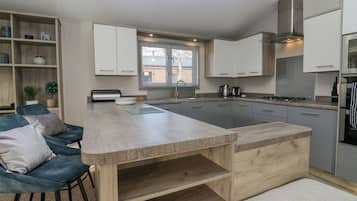 Fridge, dishwasher, electric kettle, toaster