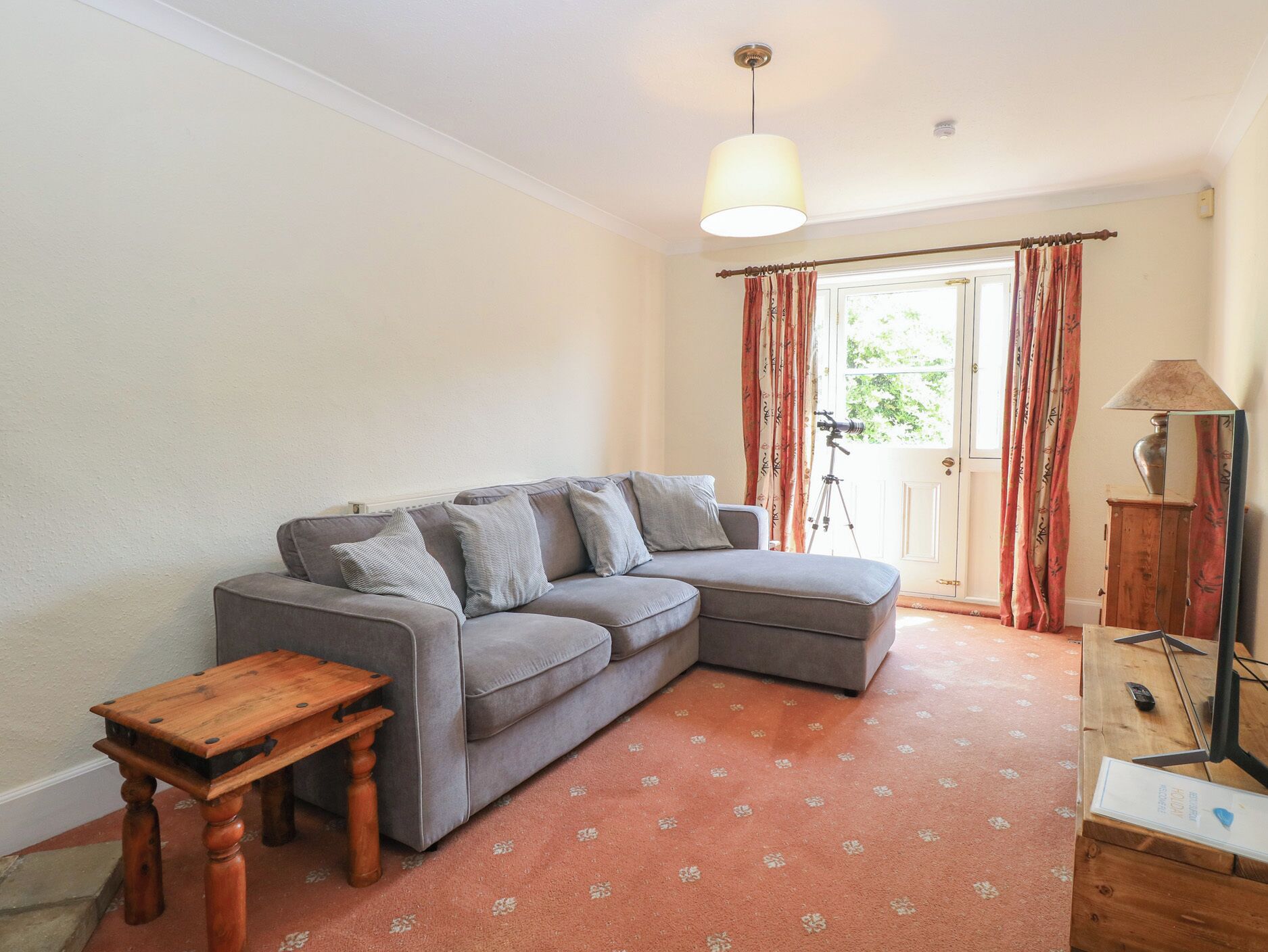 Cottage | Interior