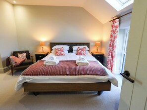 3 habitaciones, decoración personalizada y muebles diferentes 