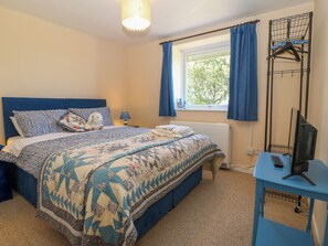 2 bedrooms, individually decorated, individually furnished, free WiFi - Gwynlys (Holyhead)