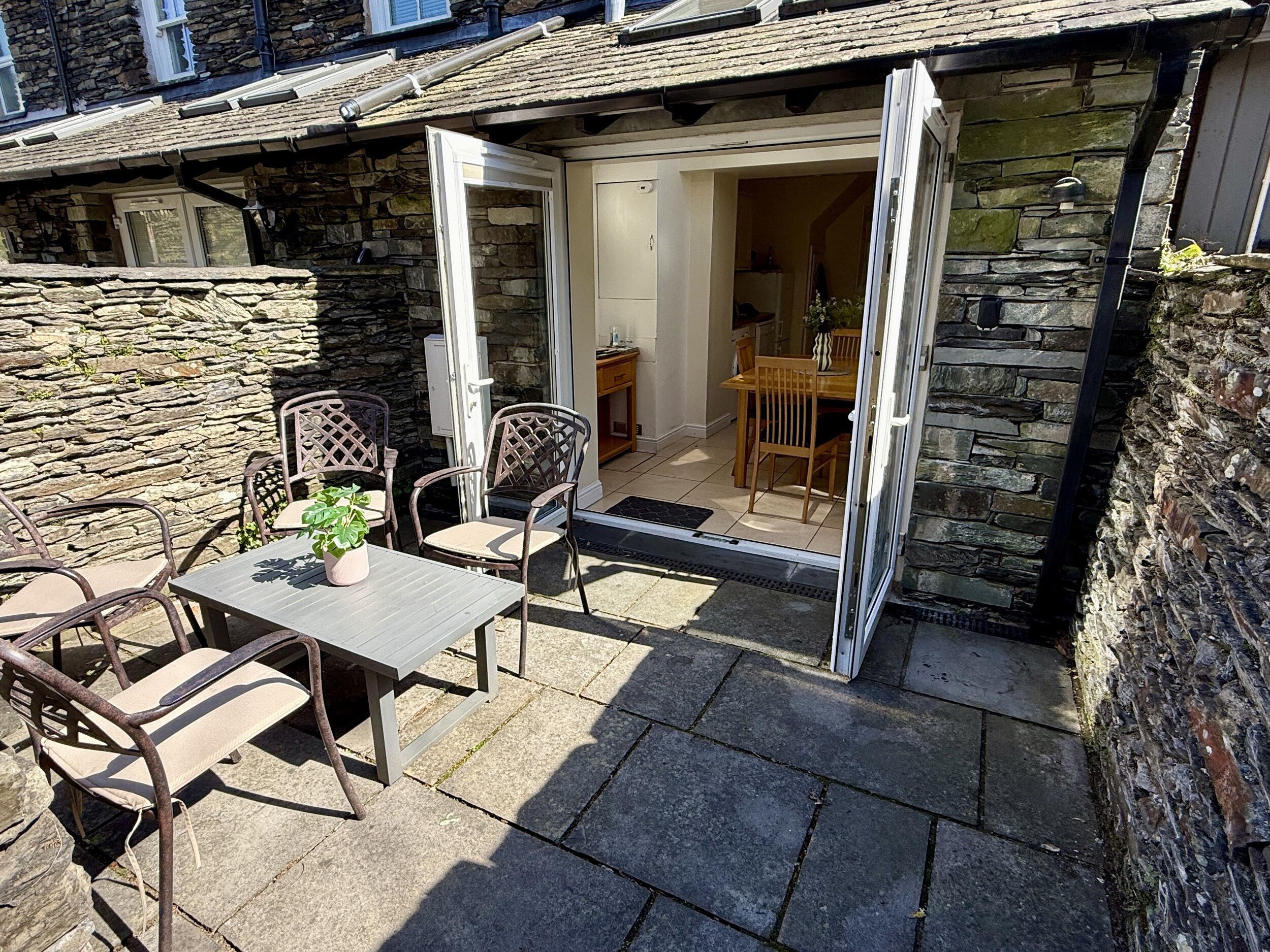 Cottage | Outdoor dining