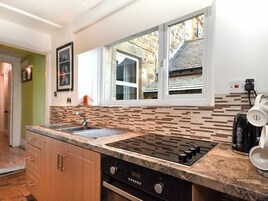 Fridge, cookware/dishes/utensils