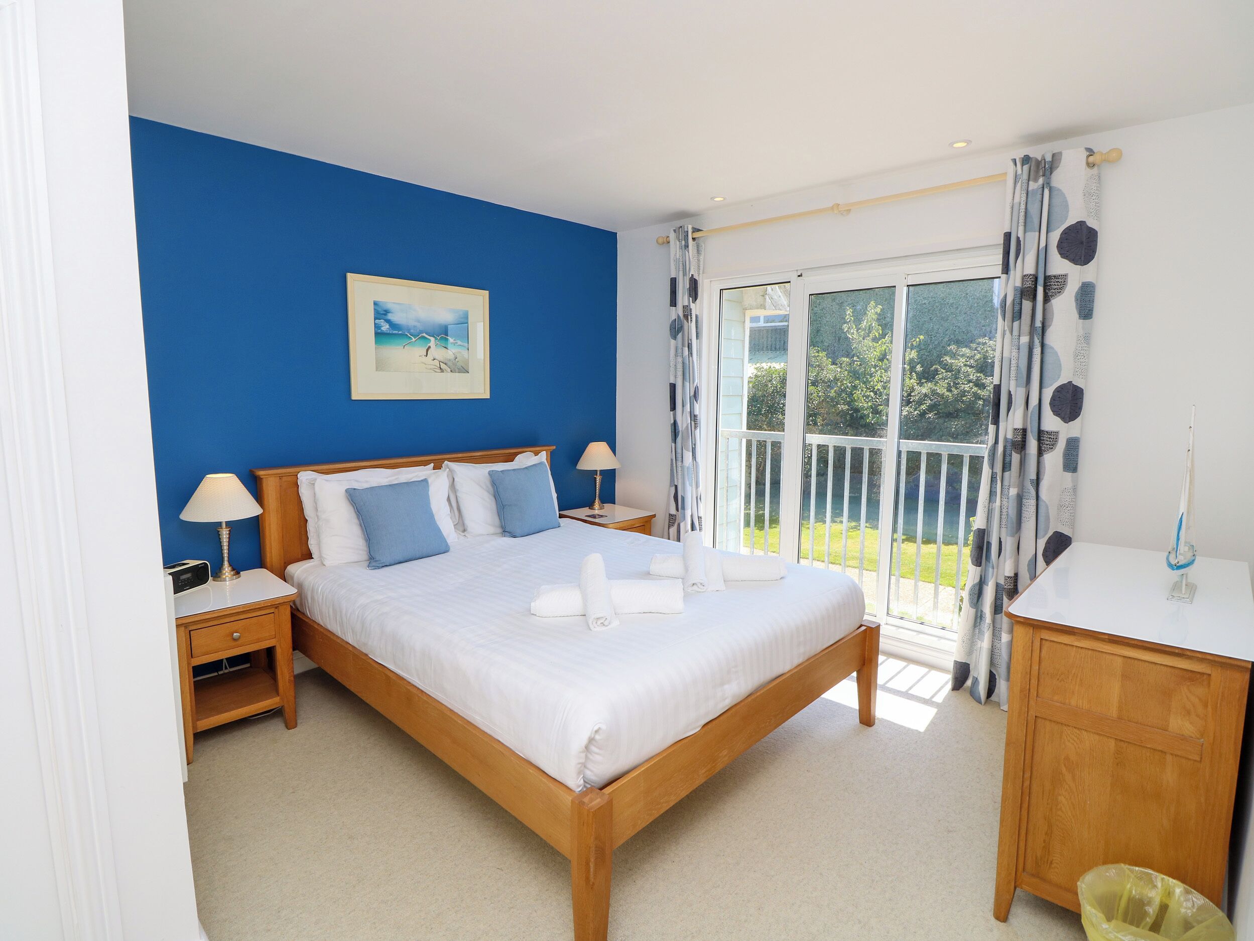 3 bedrooms, individually decorated, individually furnished, free WiFi