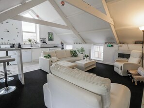 Cottage | Living area - The Old Workshop (Llanybydder)