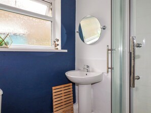 Shower - 1 Mill Cottages (Truro)