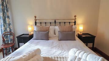 1 Schlafzimmer, individuell dekoriert, individuell eingerichtet