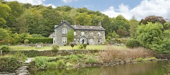 Riverbank At Stepping Stones