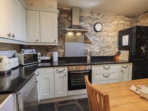 Dishwasher, cookware/dishes/utensils