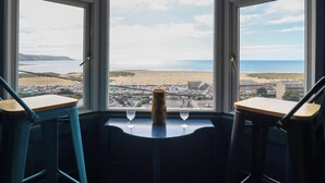 Interior - Tonnau Yr Oleu or Waves of Light (Barmouth)