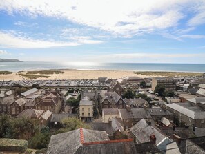 Beach nearby - Tonnau Yr Oleu or Waves of Light (Barmouth)