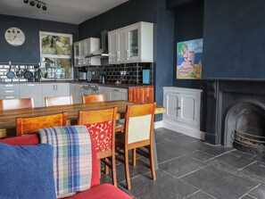 Dining - Tonnau Yr Oleu or Waves of Light (Barmouth)