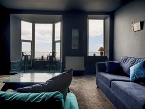 Living area - Tonnau Yr Oleu or Waves of Light (Barmouth)