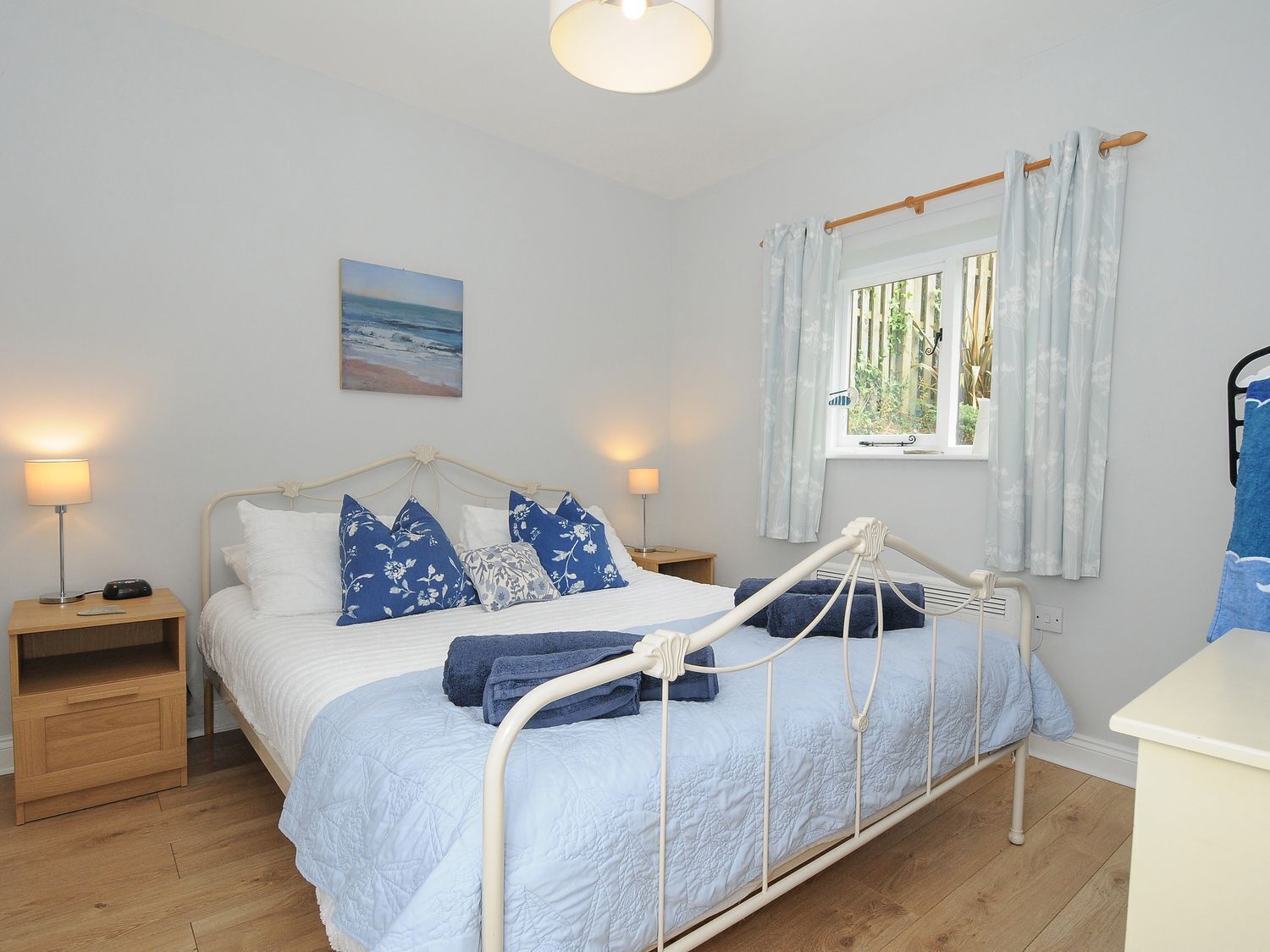 1 quarto, individualmente decorados, individualmente mobiliados