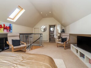 2 bedrooms, individually decorated, individually furnished, free WiFi