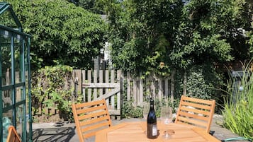 Cottage | Outdoor dining