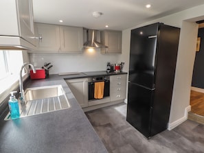 Fridge, dishwasher, cookware/dishes/utensils