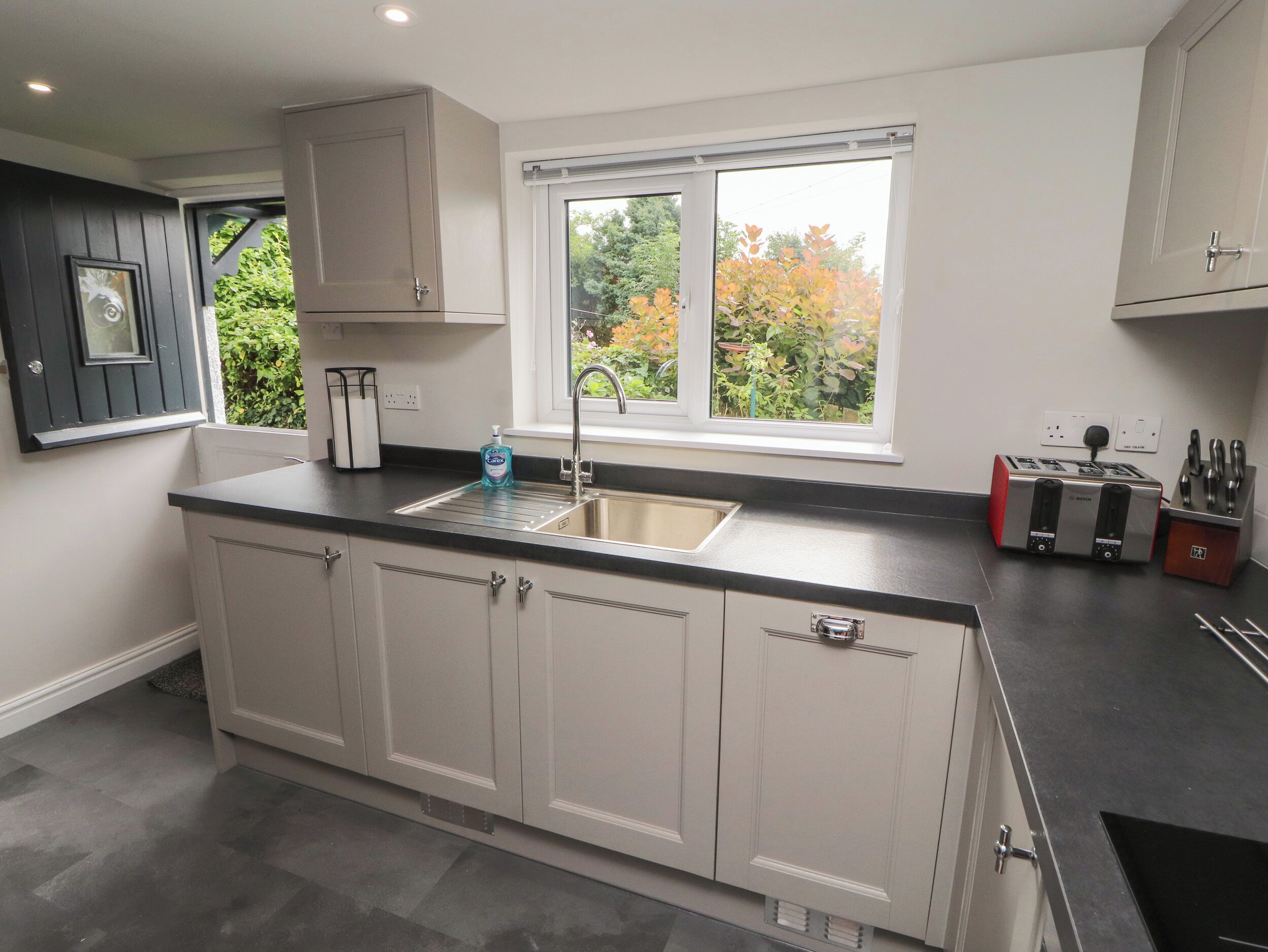 Fridge, dishwasher, cookware/dishes/utensils