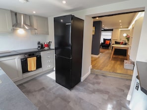 Fridge, dishwasher, cookware/dishes/utensils - Timekeeper's Cottage (Carnforth)