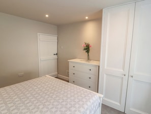 2 bedrooms, individually decorated, individually furnished, free WiFi