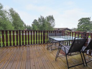 Outdoor dining - Borwick Heights 6 (Carnforth)