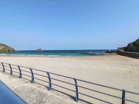 Una playa cerca