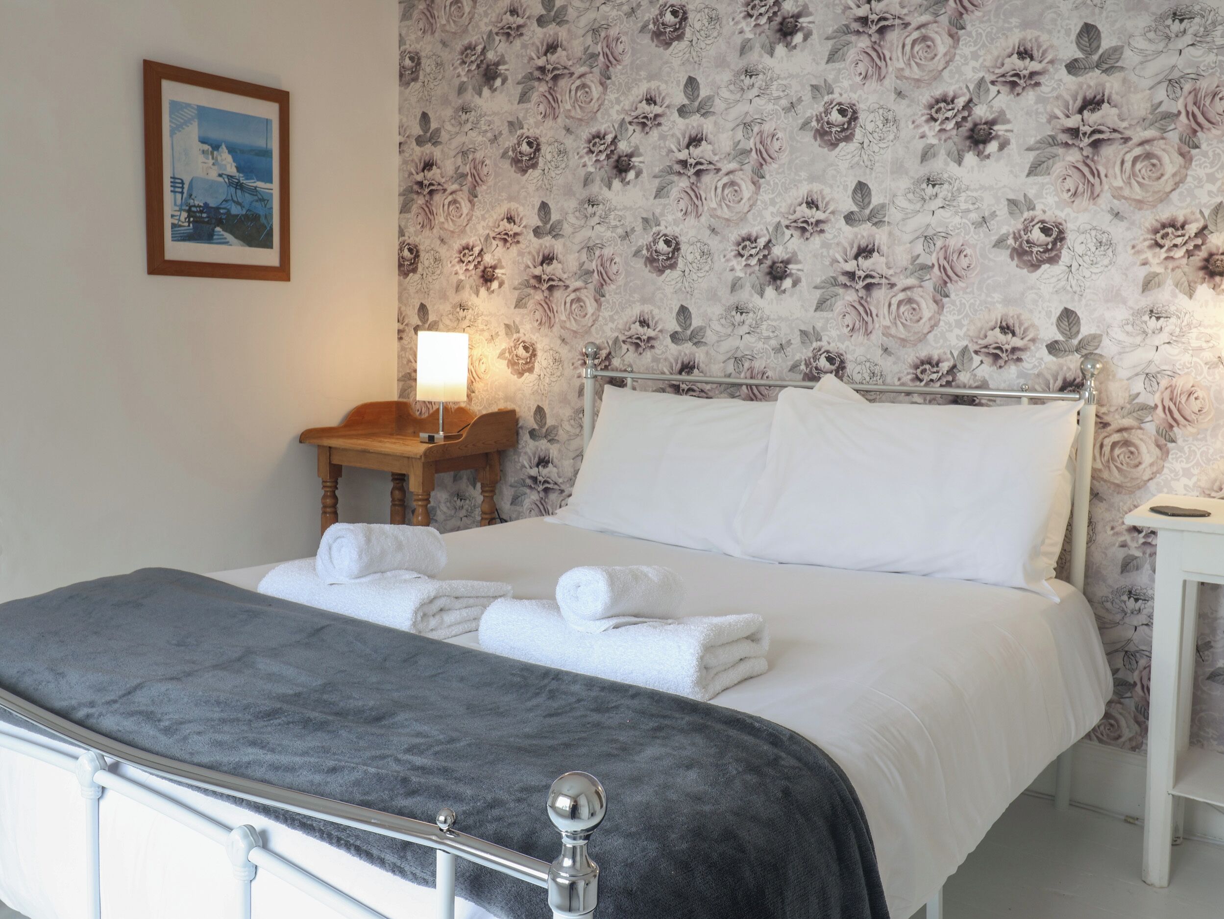 2 bedrooms, individually decorated, individually furnished, free WiFi