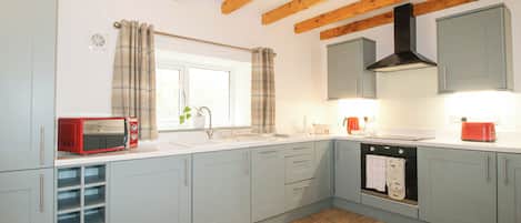 Frigorifero, lavastoviglie, bollitore elettrico