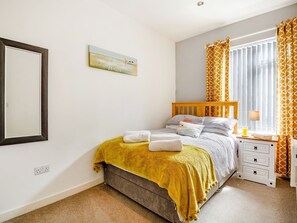 3 bedrooms, individually decorated, individually furnished, free WiFi - Victoria House (Rhosneigr)