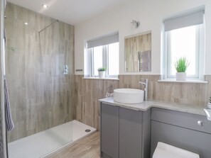 Shower - Jasmine Cottage (Herne Bay)