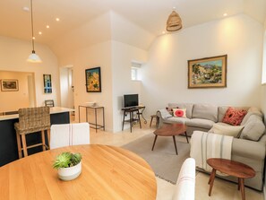 Living area - The Elm Coach House (Chipping Norton)