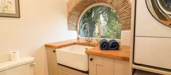 The Elm Coach House