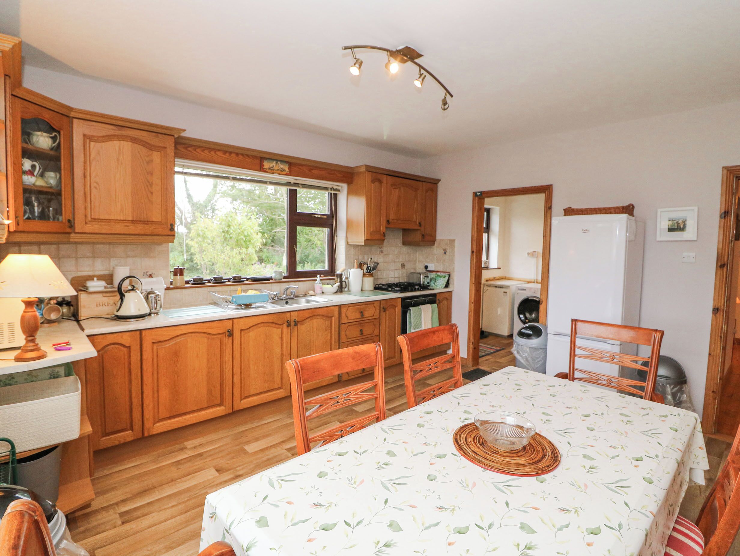 Dishwasher, cookware/dishes/utensils