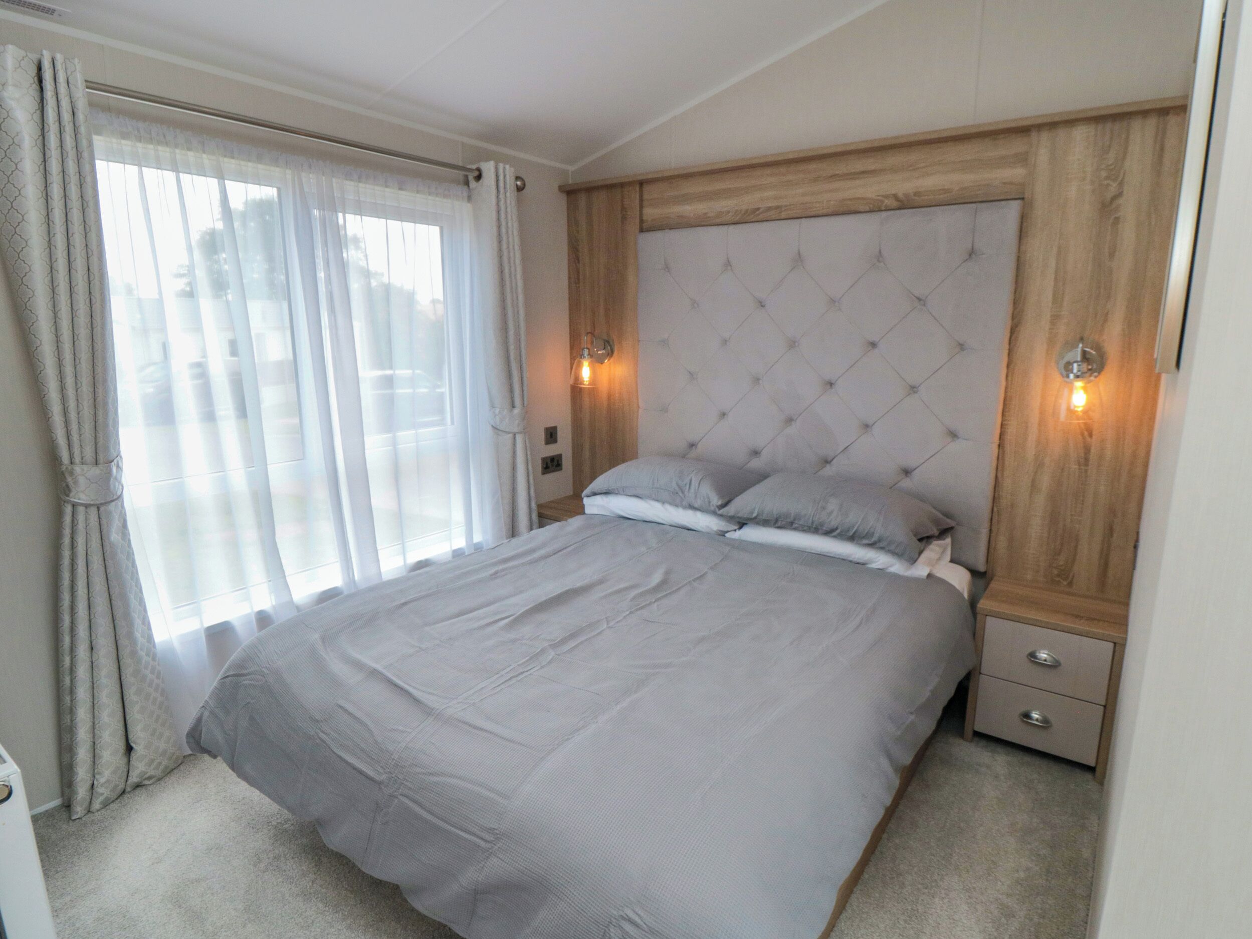 2 habitaciones, decoración personalizada y muebles diferentes 