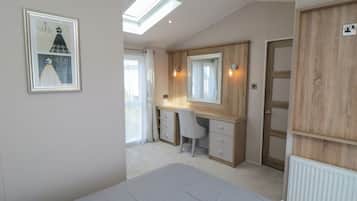 2 bedrooms, individually decorated, individually furnished, free WiFi