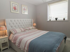 2 bedrooms, individually decorated, individually furnished, free WiFi - 7 Warren Edge Close (Bournemouth)