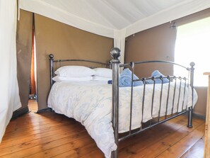 3 bedrooms, individually decorated, individually furnished, free WiFi