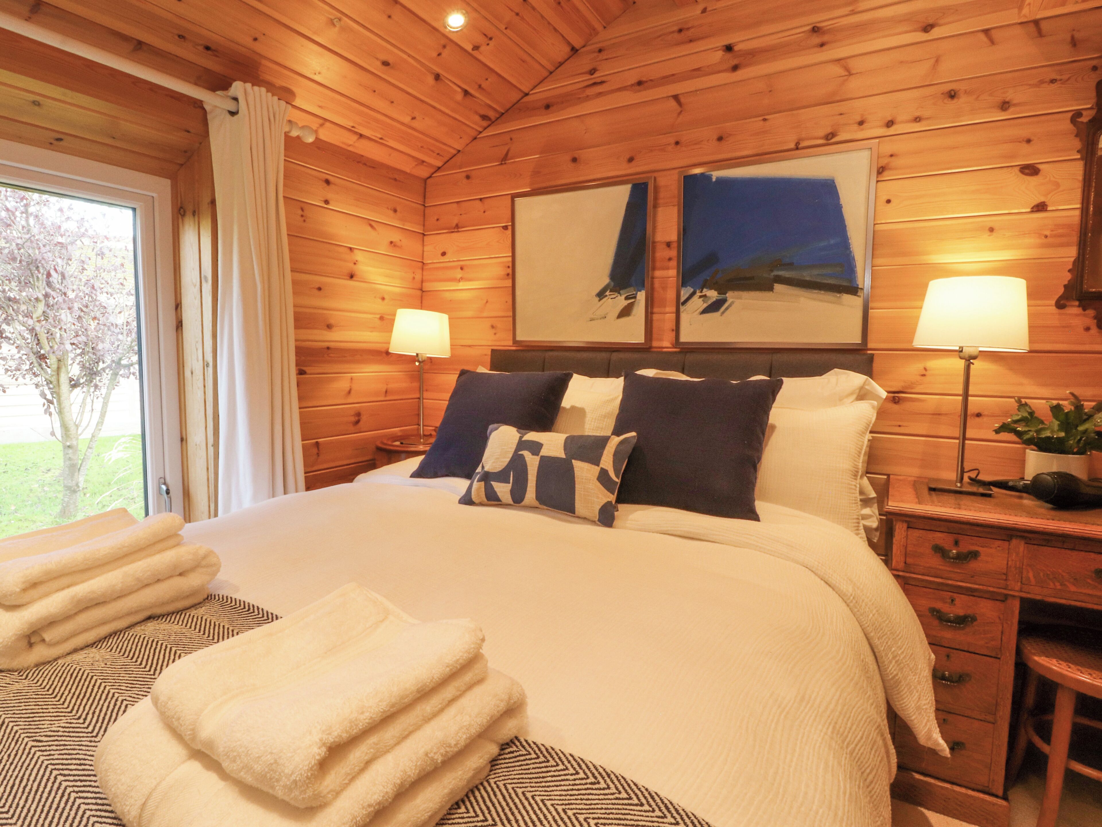 3 bedrooms, individually decorated, individually furnished, free WiFi