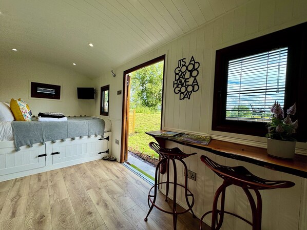 1 chambre, décoration personnalisée, ameublement personnalisé