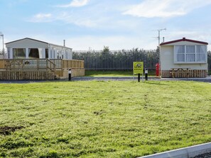 Property grounds - Meric Stone Holiday Lets Caravan 1 (Limavady)