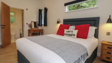 3 bedrooms, individually decorated, individually furnished, free WiFi